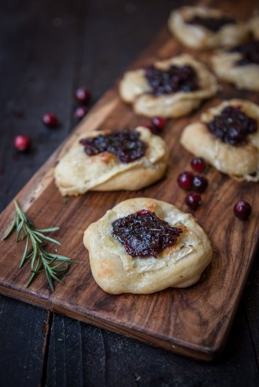 Cranberry Brie Flatbread Recipe