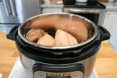 how to cook chicken breast from frozen in an Instant Pot