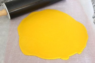 roll fondant