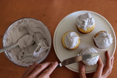 Frosting Cupcakes