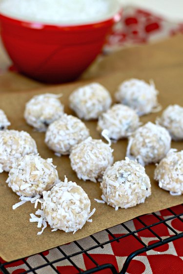 coconut snowball cookies