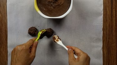 Shaping easy low-carb chocolate truffles.