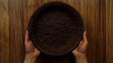 Gluten free chocolate almond no-bake pie crust.