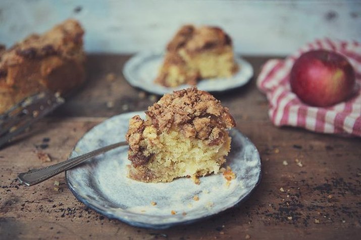 Two slices of apple pie crumb cake.