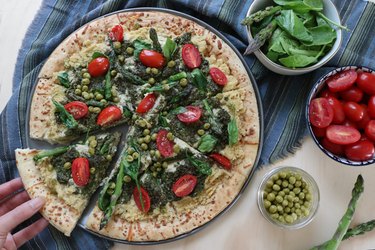 Vegan spring garden pizza