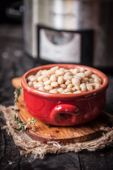 How to Cook Dried Black Beans in a Slow Cooker