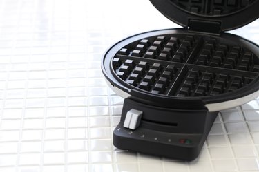 Waffle maker machine