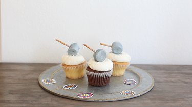 Thor\'s hammer cupcakes