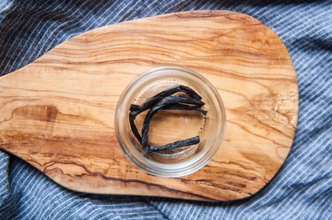 Homemade Vanilla Extract Recipe